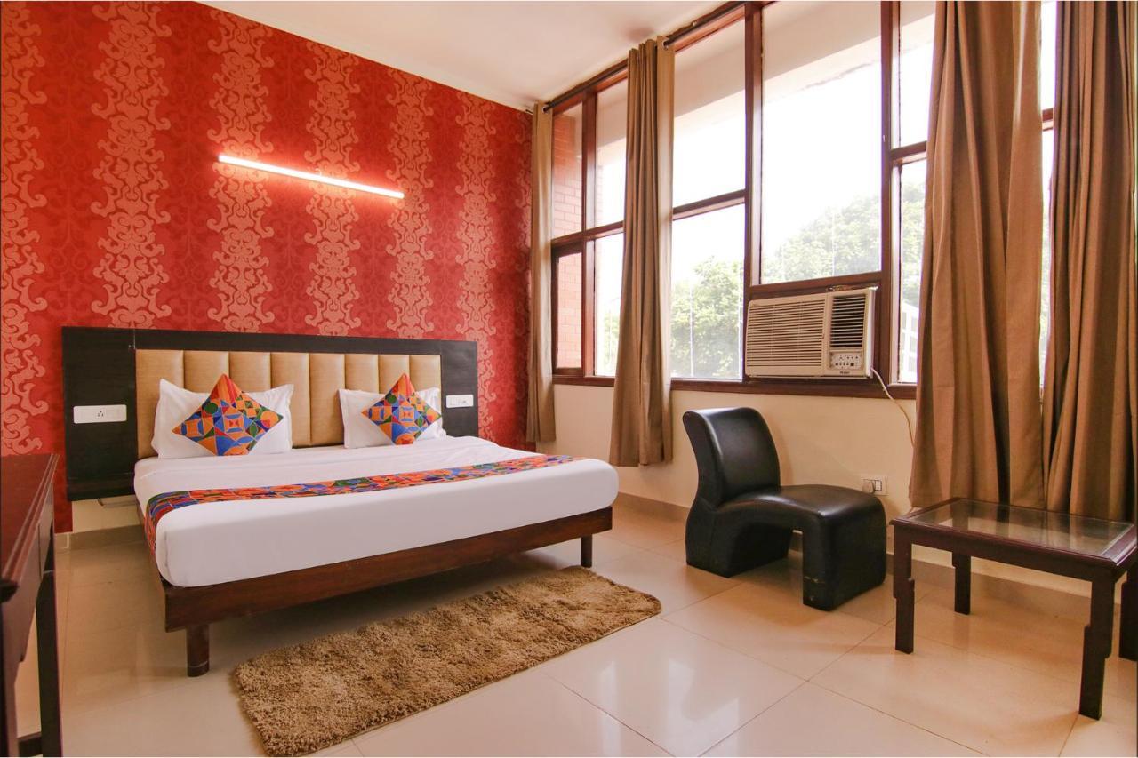 Fabhotel Town Pride Sohāna Exterior photo