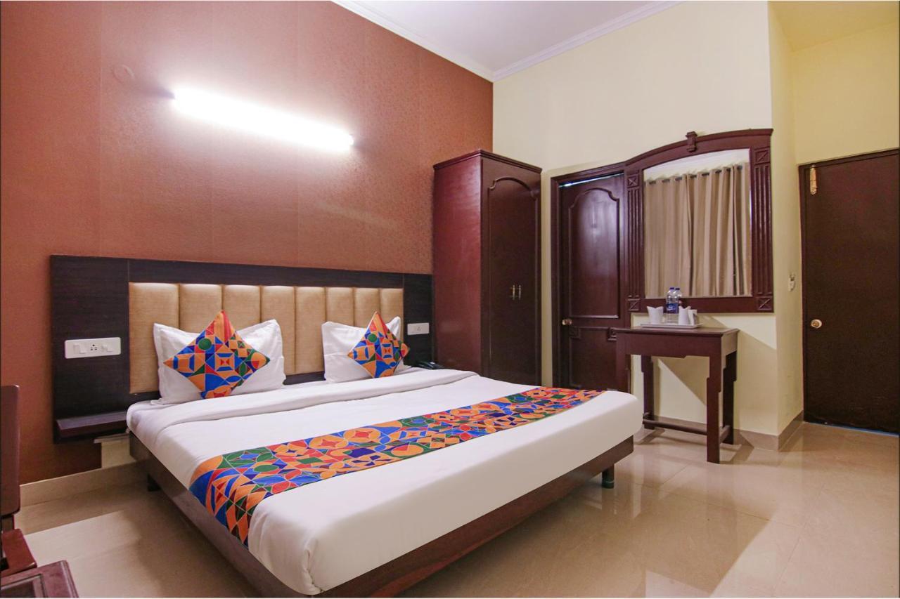 Fabhotel Town Pride Sohāna Exterior photo