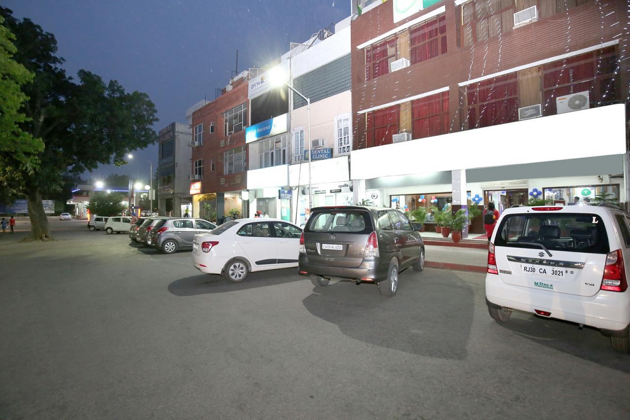 Fabhotel Town Pride Sohāna Exterior photo
